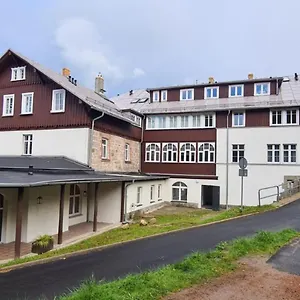 https://white-r.karpacz-hotel.com