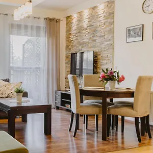 https://apartament-7.szklarskaporebahotels.net
